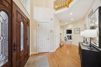 15 Gilbert Avenue, Clarendon Hills, IL 60514 - Photo 2