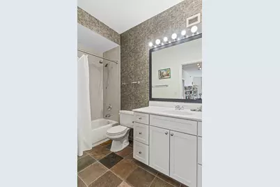 421 W Huron Street #805, Chicago, IL 60654 - Photo 16