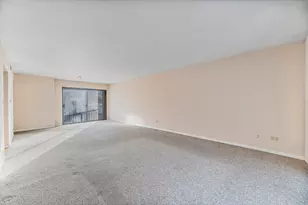 5019 Mulford St, Skokie, IL 60077 - Photo 2