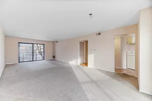 5019 Mulford St, Skokie, IL 60077 - Photo 4