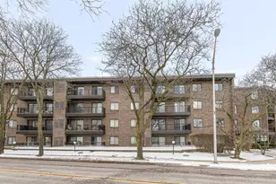 5019 Mulford St, Skokie, IL 60077 - Photo 22