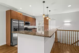 1628 W Juneway Ave, Chicago, IL 60626 - Photo 12