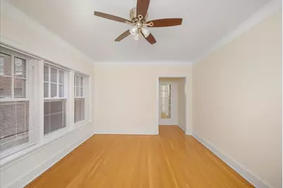 735.5 Hinman Avenue #2S, Evanston, IL 60202 - Photo 2