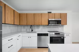 2020 N Lincoln Park W, Chicago, IL 60614 - Photo 2