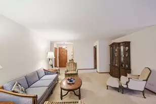 2420 W Talcott Rd, Park Ridge, IL 60068 - Photo 14