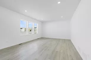 419 Hathaway Ln, Oswego, IL 60543 - Photo 6