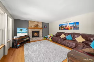 1900 Chestnut Grove Dr, Plainfield, IL 60586 - Photo 10