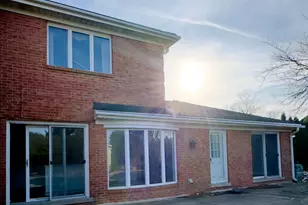 19W084 N Chateaux Ave, Oak Brook, IL 60523 - Photo 2