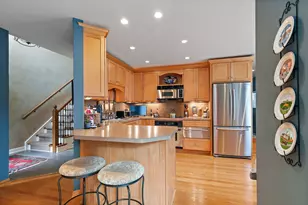 225 Shoreline Rd, Lake Barrington, IL 60010 - Photo 8