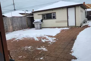 11027 S Ave M, Chicago, IL 60617 - Photo 16