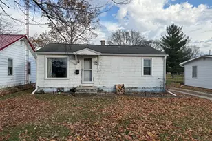612 S Church St, Gibson City, IL 60936 - Photo 2