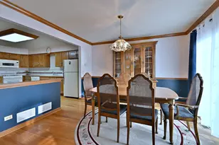 27W225 Ash Ct, Winfield, IL 60190 - Photo 8