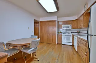 27W225 Ash Ct, Winfield, IL 60190 - Photo 12