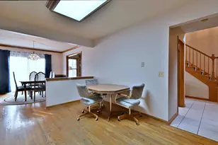 27W225 Ash Ct, Winfield, IL 60190 - Photo 14