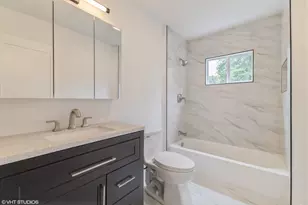 14727 Riverside Dr, South Holland, IL 60473 - Photo 10