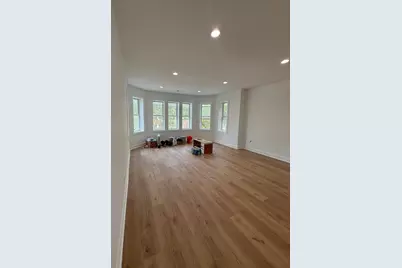 7841 S Essex Avenue #2N, Chicago, IL 60649 - Photo 6