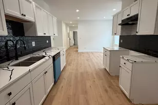 7841 S Essex Ave, Chicago, IL 60649 - Photo 2