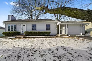 7652 Catalpa Ave, Woodridge, IL 60517 - Photo 1