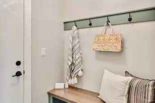 131 Harding Ct, Glen Ellyn, IL 60137 - Photo 16