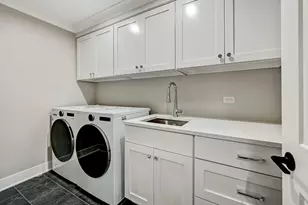 131 Harding Ct, Glen Ellyn, IL 60137 - Photo 32