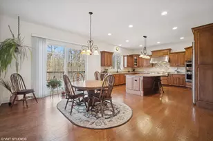 7 Preston Ct, Lincolnshire, IL 60069 - Photo 8