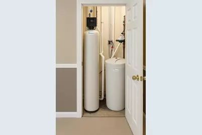 2295 Stoughton Drive, Aurora, IL 60502 - Photo 10