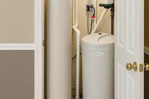 2295 Stoughton Dr, Aurora, IL 60502 - Photo 10