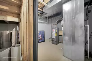 2295 Stoughton Dr, Aurora, IL 60502 - Photo 20