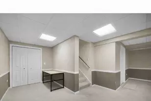 2295 Stoughton Dr, Aurora, IL 60502 - Photo 18