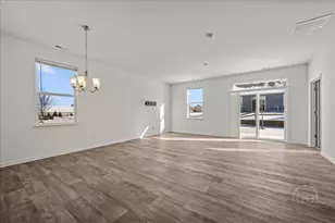 218 Sussex Ct, North Aurora, IL 60542 - Photo 6