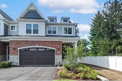 129 Harding Court, Glen Ellyn, IL 60137 - Photo 1