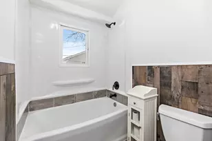 612 S Webster St, Aurora, IL 60505 - Photo 16