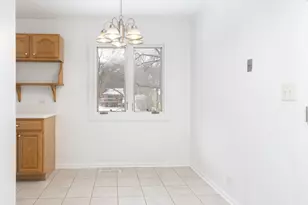 6209 Sands Rd, Crystal Lake, IL 60014 - Photo 8