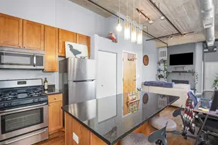 758 N Larrabee St, Chicago, IL 60610 - Photo 4