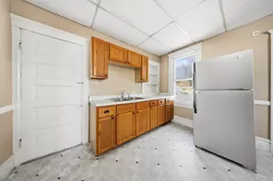 108-110 E Iroquois St, Freeport, IL 61032 - Photo 10