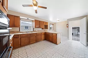 2223 W 156th Pl, Markham, IL 60426 - Photo 4