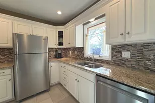 13 Erin Ln, Kankakee, IL 60901 - Photo 8