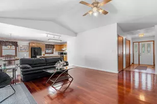 1115 Willowbrook Dr, Springfield, IL 62711 - Photo 4