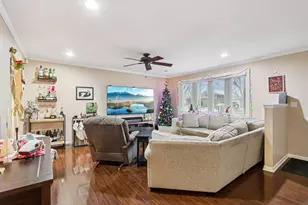 641 Winthrop Ave, Glendale Heights, IL 60139 - Photo 2