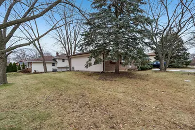 641 Winthrop Avenue, Glendale Heights, IL 60139 - Photo 18