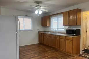 7748 Newland Ave, Burbank, IL 60459 - Photo 4