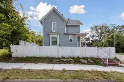 201 N Hinkley Avenue, Rockford, IL 61101 - Photo 2