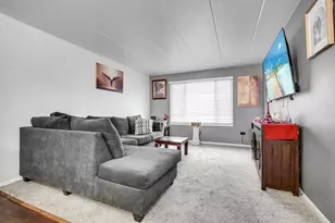 10210 Washington Ave, Oak Lawn, IL 60453 - Photo 6