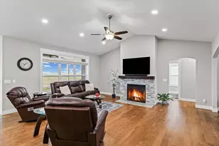1105 Glen Abbey Dr, Champaign, IL 61822 - Photo 8