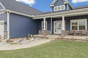 1105 Glen Abbey Dr, Champaign, IL 61822 - Photo 2