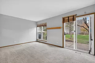 1176 Talbots Ln, Elk Grove Village, IL 60007 - Photo 8