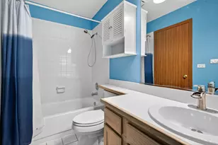 1176 Talbots Ln, Elk Grove Village, IL 60007 - Photo 18