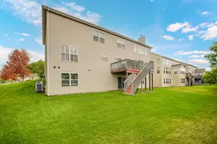 2405 River Hills Ln, Bolingbrook, IL 60490 - Photo 24