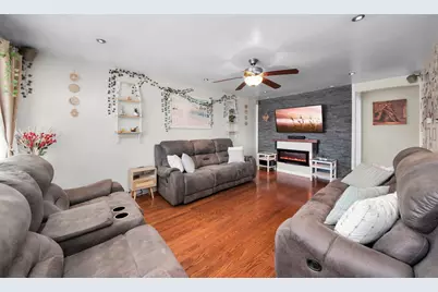 7820 Nagle Avenue, Burbank, IL 60459 - Photo 2