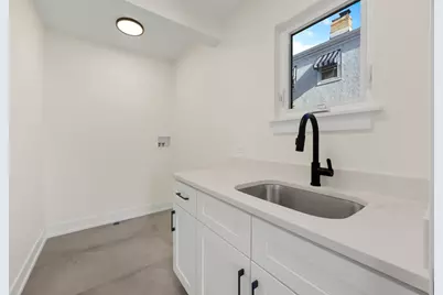 133 E Washington Street, Villa Park, IL 60181 - Photo 12